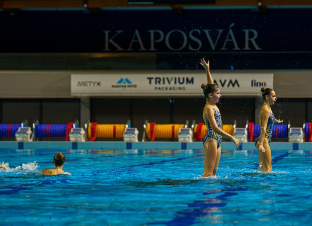 Karácsonyi szinkronúszó gála a versenyuszodában - galéria