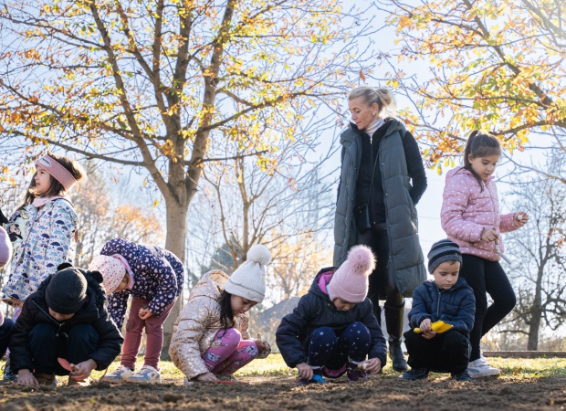 Nárciszültetés a Rippl-villában – fotók