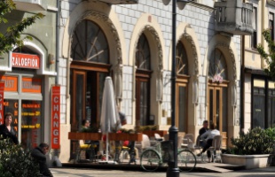 Rendőrség: A teraszok nyitása után is érvényesek a védelmi intézkedések!