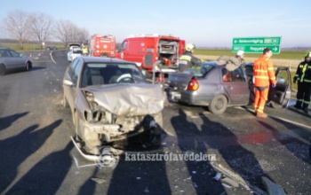 Hármas karambol történt délelőtt Marcalinál