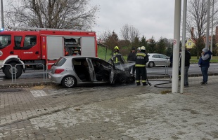 Lángra kapott egy autó a Vásártéri úton