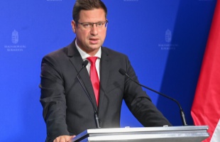 Brüsszeli elvárások a Kormányinfón