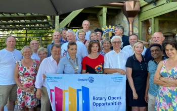 Kétszázezer forinttal segíti a Rotary Club a mozgáskorlátozottak egyesületét