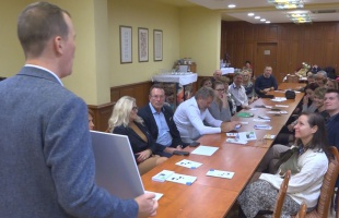 Közel 3 millió forintért keltek el a torták