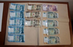 Rávette a kiskorú lányát, hogy ellopja az idős ismerősük nyugdíját