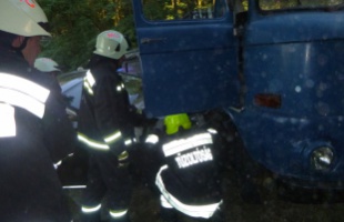 Karamboloknál segítettek a tűzoltók