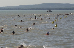 Kétszeri halasztás után  szombaton megrendezik a 36. Lidl Balaton-átúszást