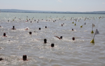 Nem marad el a Balaton-átúszás!