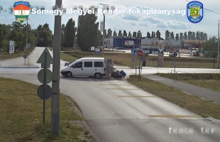 Sokkoló felvételeket tettek közzé a somogyi rendőrök - egy kereszteződés, megszámlálhatatlan baleset