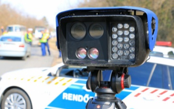 Ismét a száguldozó autósokra vadásztak a rendőrök a 67-esen