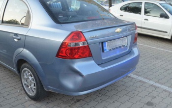 Meghúzta a Chevroletet, aztán lelépett