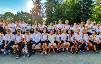 Hivatalosan is elindult a 2019/2020-as tanév - elismerték az oktatásban dolgozók munkáját