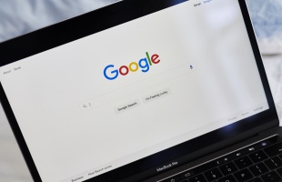Még több hirdetést zúdít ránk a Google Kereső