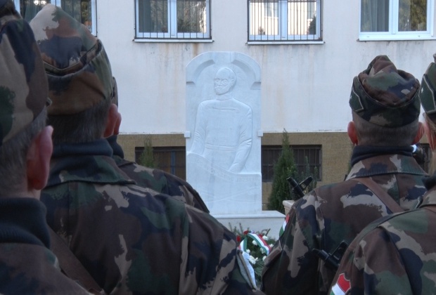 Felavatták Boconádi Szabó József emlékművét a laktanyában