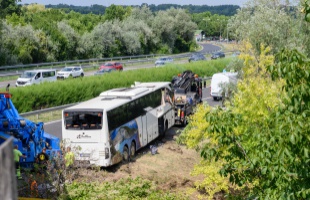 Buszbaleset: nem volt gond a busz műszaki állapotával az utazásszervező cég szerint