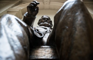 Marx végleg eltávozott