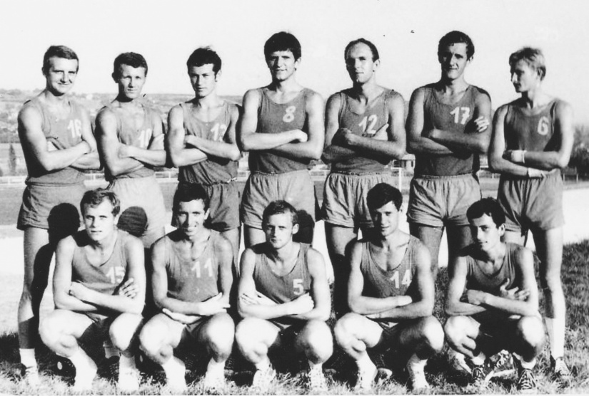 1971, Balaton kupa, harmadik helyezés. Álló sor: Takács Árpád, Ruszkai János, Tölgyes Árpád, Megyeri Sándor, Bovánovics Mihály, Rostás Gyula, Galamb István. Guggolnak: Molnár András, Vígh Sándor, Szabó Ferenc, Galvács István, Cseresznyés Ferenc.
