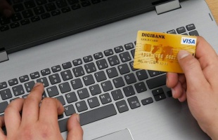 Jelentős összeget spórolhat a tudatosabb bankolással