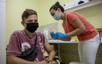 Szerdáig jelezhetik a szülők, ha beoltatnák a gyermeküket az iskolában