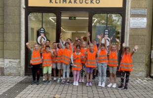 Egy afrikai elefántnyi papírt gyűjtöttek a taszári diákok