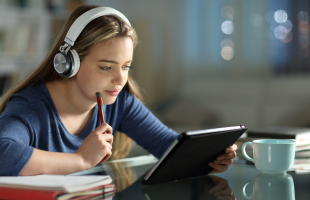 Milyen irányba fejlődik az e-learning napjainkban?