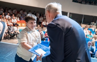 A legjobb kaposvári diákokat és pedagógusokat díjazták
