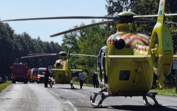 Két mentőhelikopter is érkezett a 67-es főúton történt baleset helyszínére