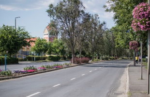 30 éve kezdték négysávossá szélesíteni a Berzsenyi utcát