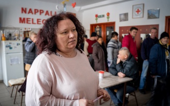 Mindenkinek segítenek a kaposvári hajléktalanszállón - interjú