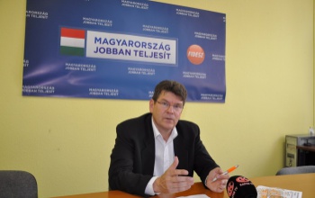 Dér Tamás: a kaposváriak nem kérnek a szélsőségekből