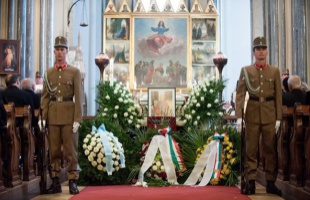 Kaposvár is lerótta kegyeletét