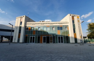 A városi sportcsarnokban fogadja szerdán az Alba Fehérvárt a KOMETA KKK