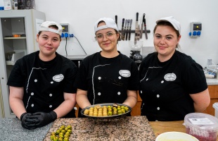 A kaposvári diákok aranyérmes bonbonjai hódítottak a Gyulai Pálinkafesztiválon