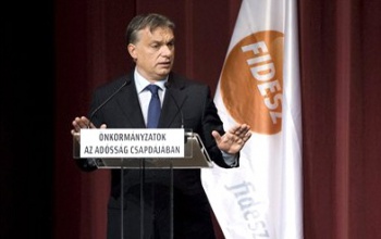 Orbán: 1956 önkormányzattól 612 milliárd forint adósságot veszünk át