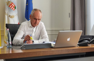 Szita: Enyhítettünk a korlátozásokon, de továbbra is fontos a fegyelem!
