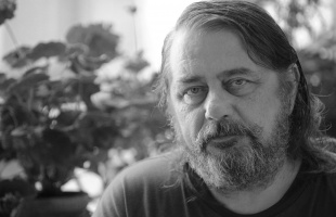 Elhunyt Dinnyés József