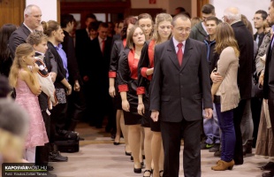 Szalagavató a katolikus gimiben