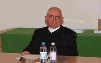 Laci atya kapta idén a Kék Kristály-díjat
