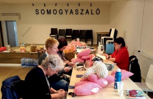 Szívpárnákat és infúziós tarisznyákat kapott a kaposvári kórház