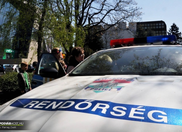 Rendőrnap a könyvtárban