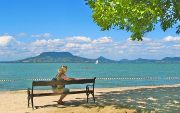 Gyengébb szezont zárt a Balaton, csökkent a szolgáltatók bevétele