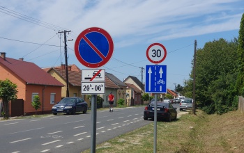 Várakozni tilos táblák kerültek ki a Nyugati temető mellé