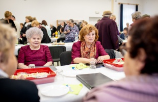 Karácsonyváró ünnepséget rendeztek a nyugdíjasok Toponáron
