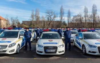385 új autót kapott a rendőrség