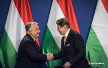 Tizenegy pontos adócsökkentési megállapodást jelentett be a miniszterelnök