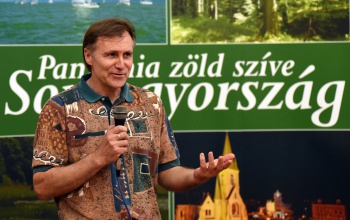 Sisa Tibor bemutatta most megjelent könyvét