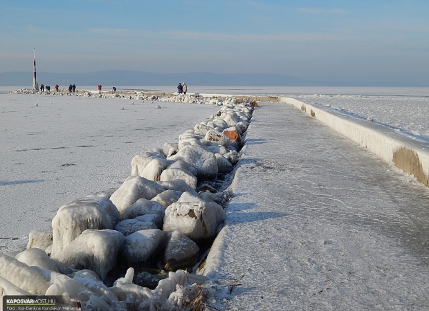 Fotók a jeges Balatonról