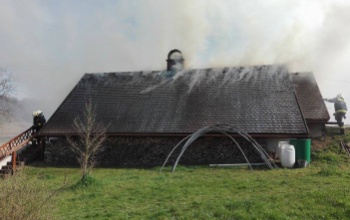 Lángolt egy ház a Petörke-tó partján