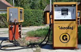 Gázolajat loptak Nagybajomban