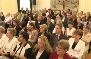 Megbízott ülnökök állnak munkába